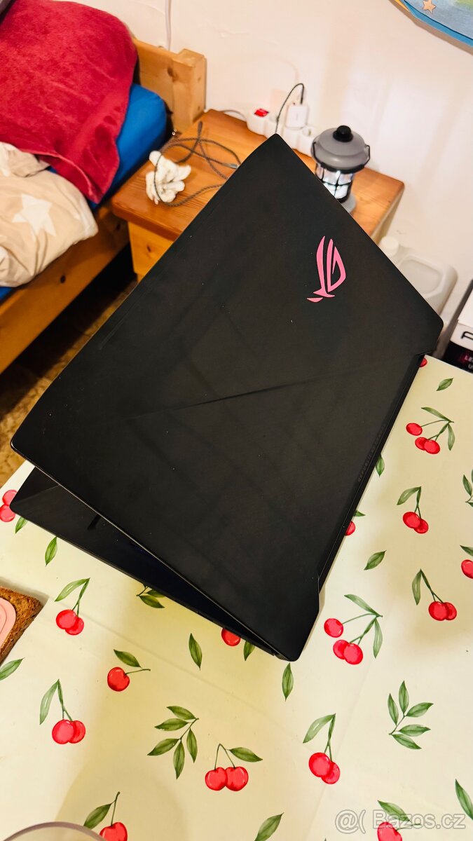 ASUS ROG Strix GL503VD – jako nový, 1TB SSD, i7, GTX 1050 4G - 3
