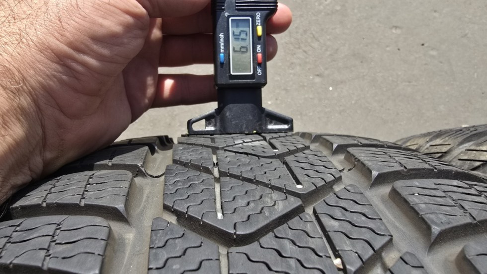 Zimní pneu 225/45/18 Pirelli - 3