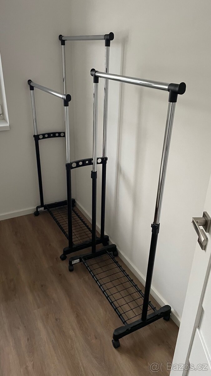 Věšák na oblečení - 3