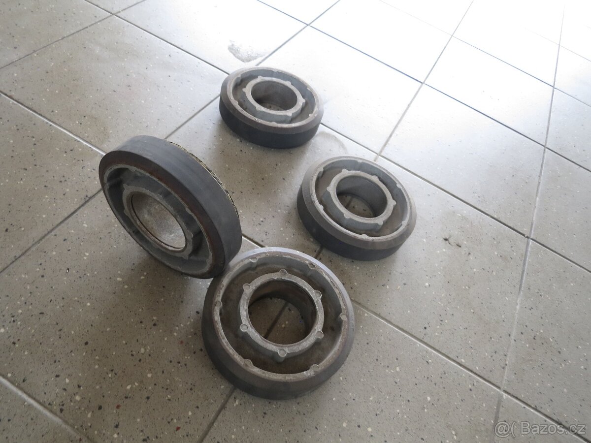 4 kolečka pr. 18 cm. - 3