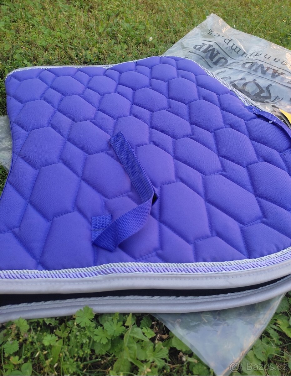 Fialová skoková dečka s kamínky na lemu - 3