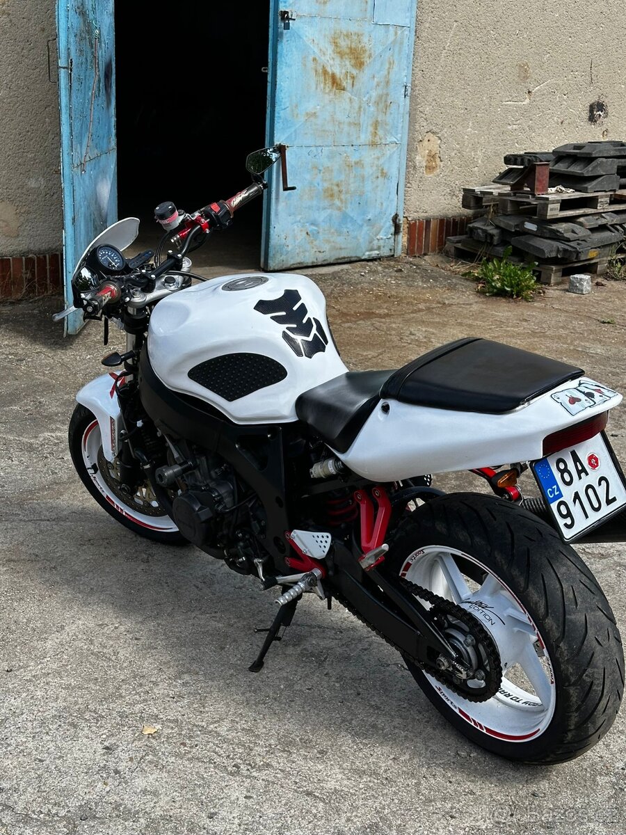 Honda CBR 900 - 3