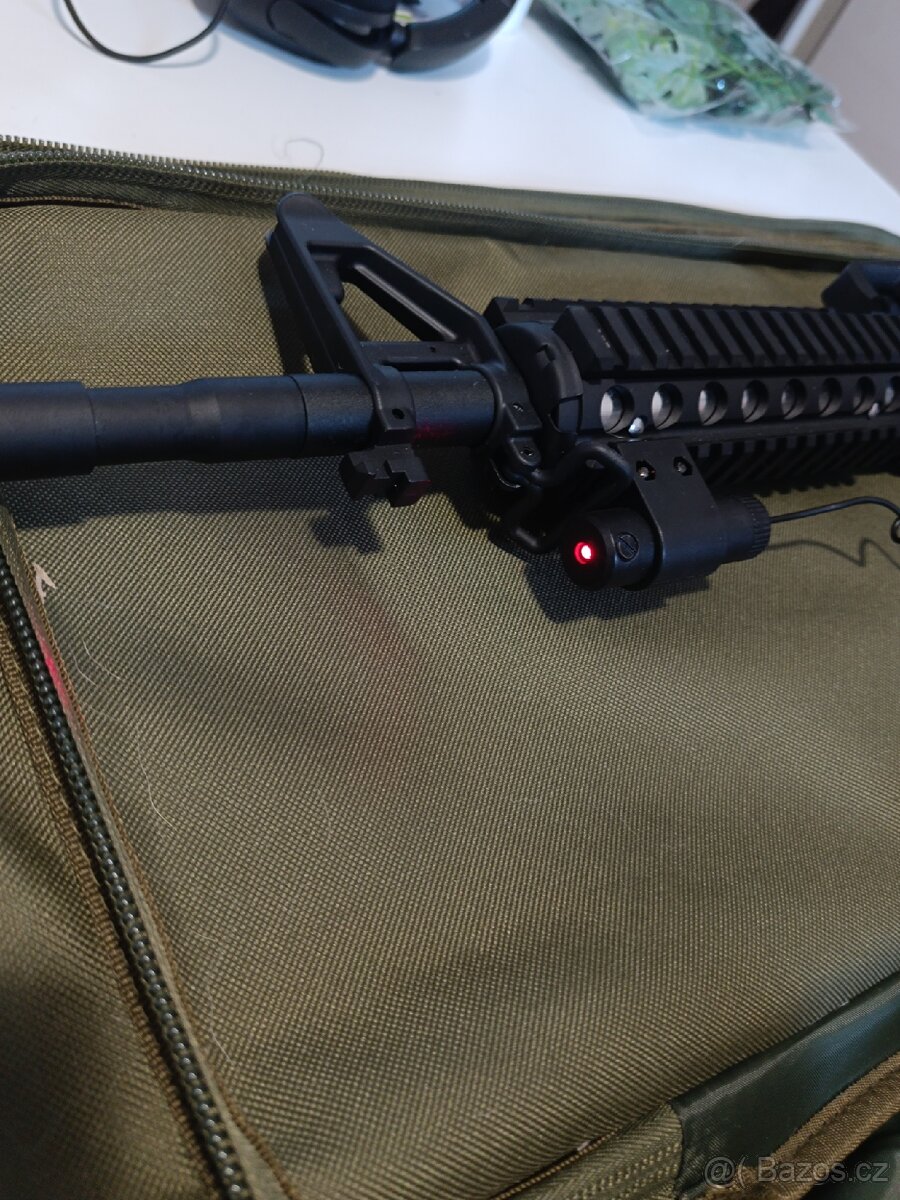 Airsoft kuličkovka M4 RIS s výbavou - 3