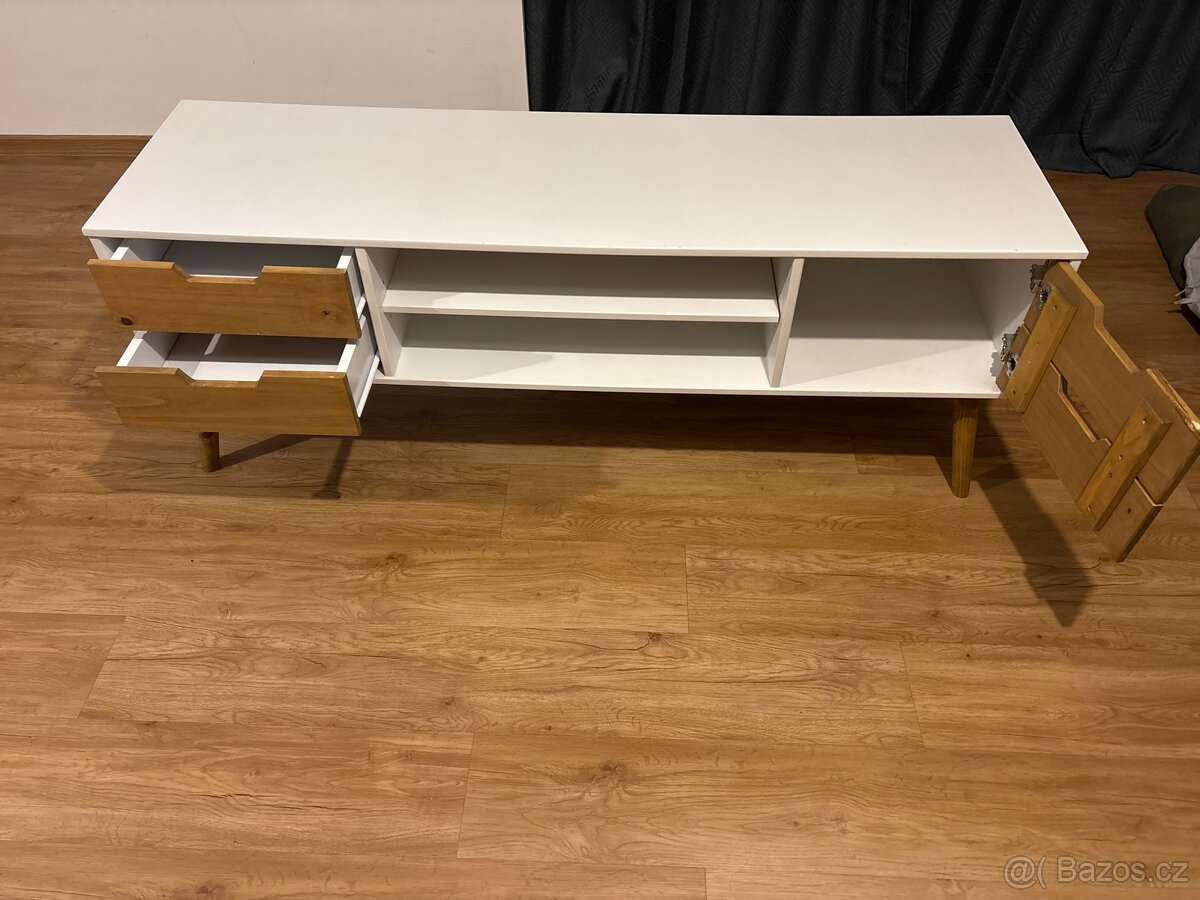 Tv stolek - 3