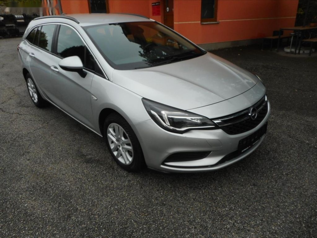 Opel Astra,1,6 CDTi SPORT TOURER - 3