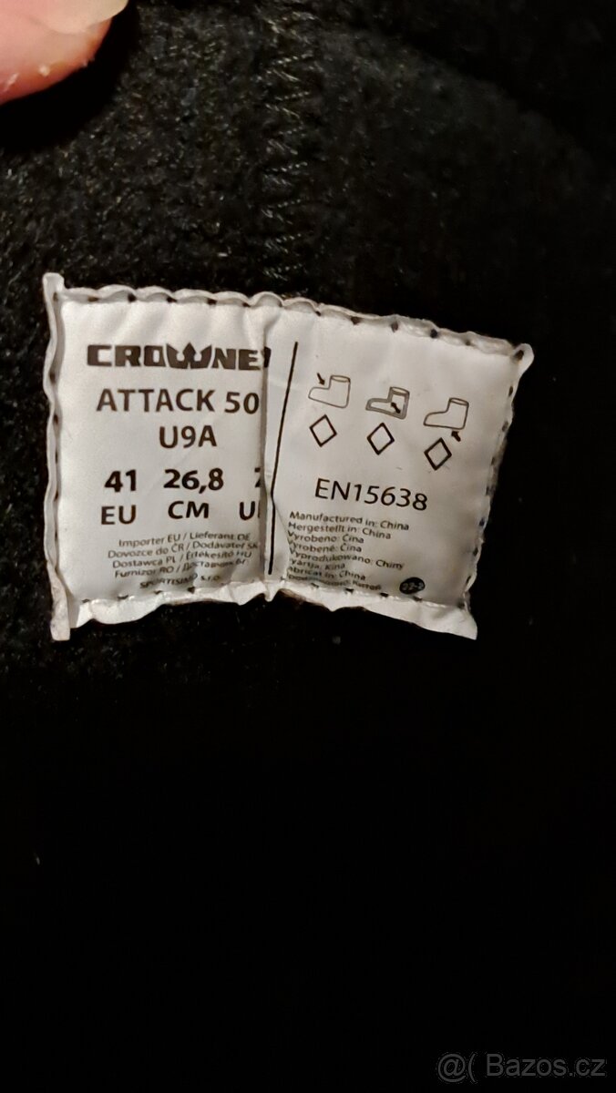 Prodám pánské lední brusle Attack 500 - U9 CROWNED - 3