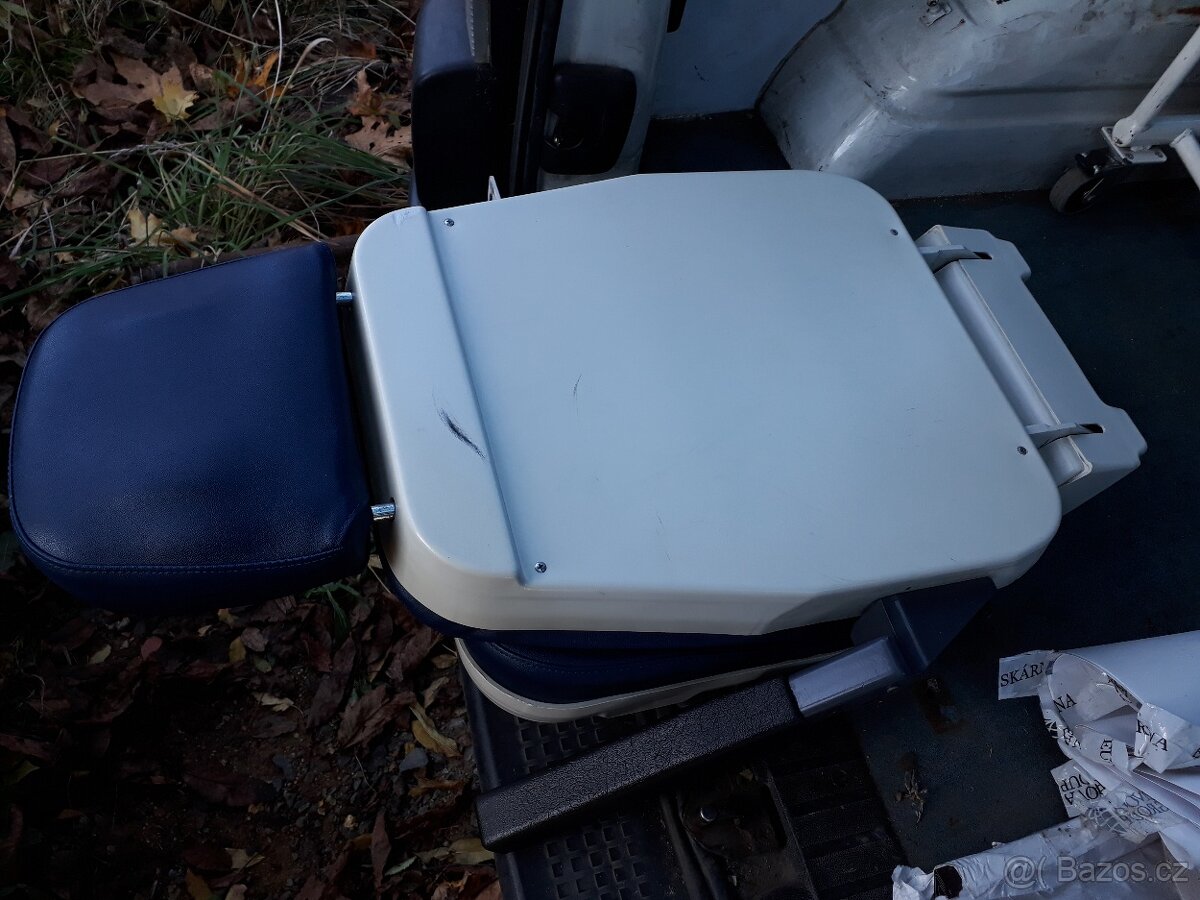 sedačka sklápěcí ze sanitky - 3