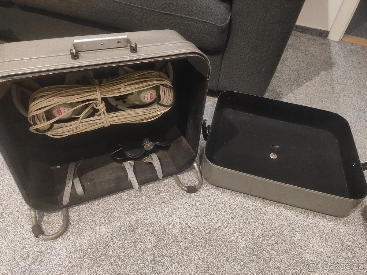 Reproduktory Tesla k promítačce Meopta - 3