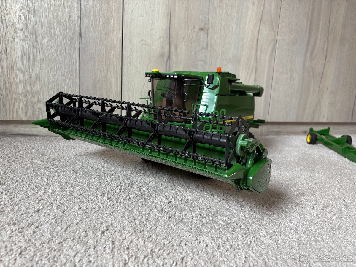 Kombajn Bruder John Deere T670i - 3