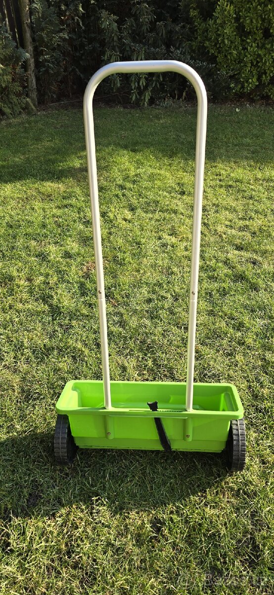 Vozík zn. FREUND na výsev semen - 3