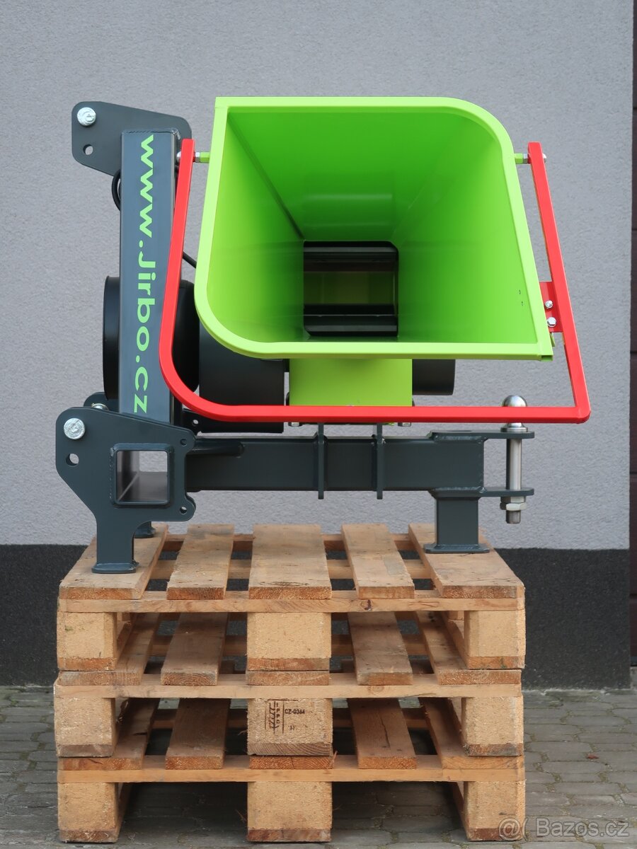 špalíkovač štěpkovač za traktor drtič větví - 3