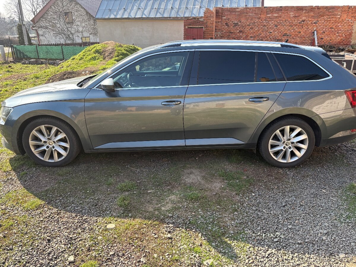 Škoda Superb combi 3 2019 - 3