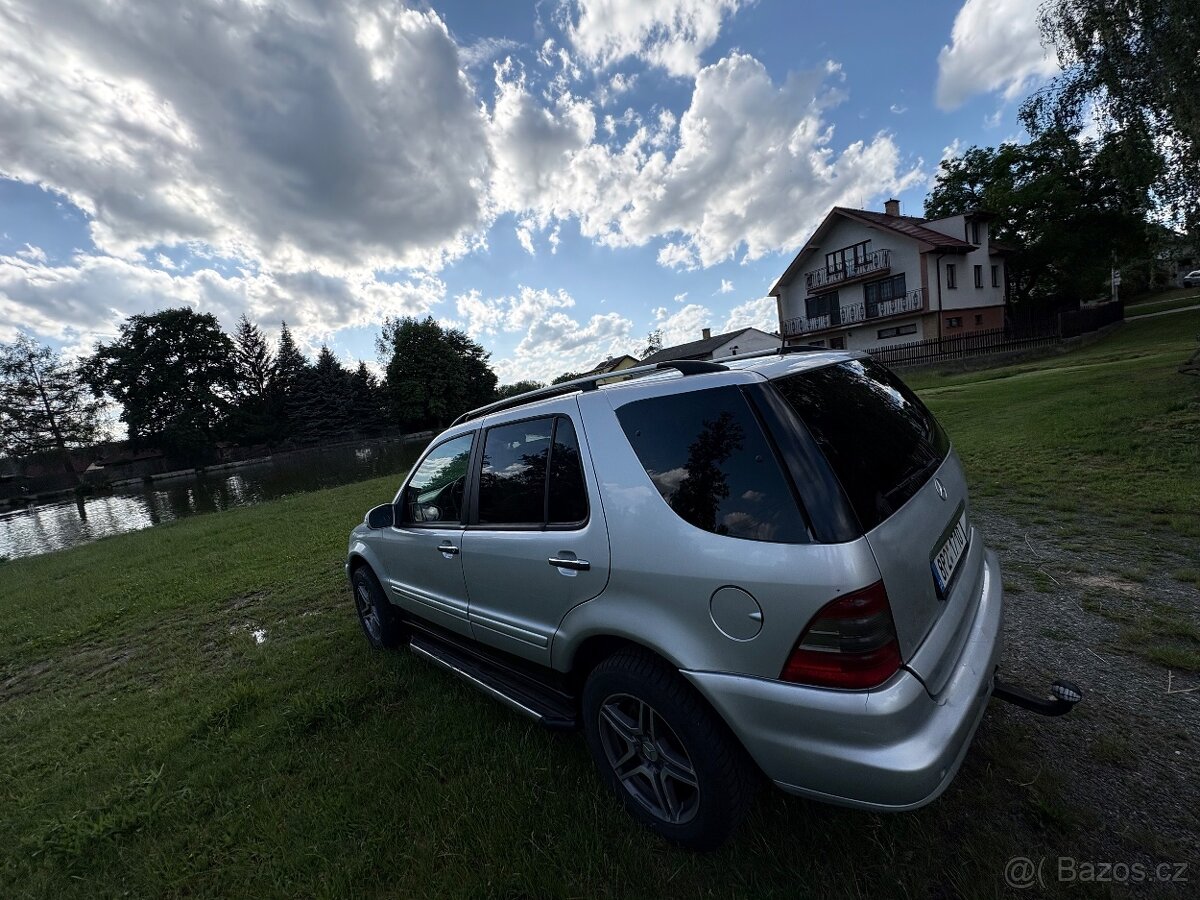 Mercedes Benz ML - 3