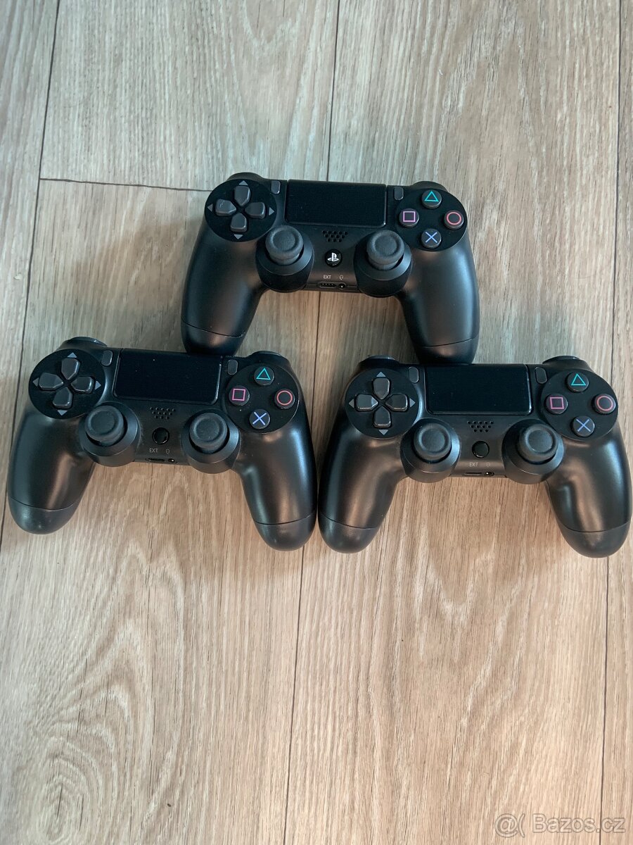 PS4 Pro 1TB + 3 ovladače + 6 her - 3