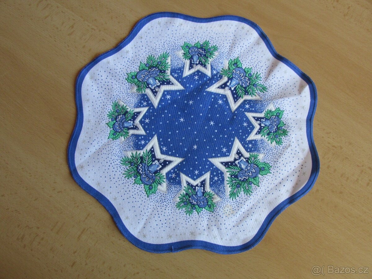 HISTORICKÉ VÁNOČNÍ UBRUSY a PROSTÍRÁNÍ - 3