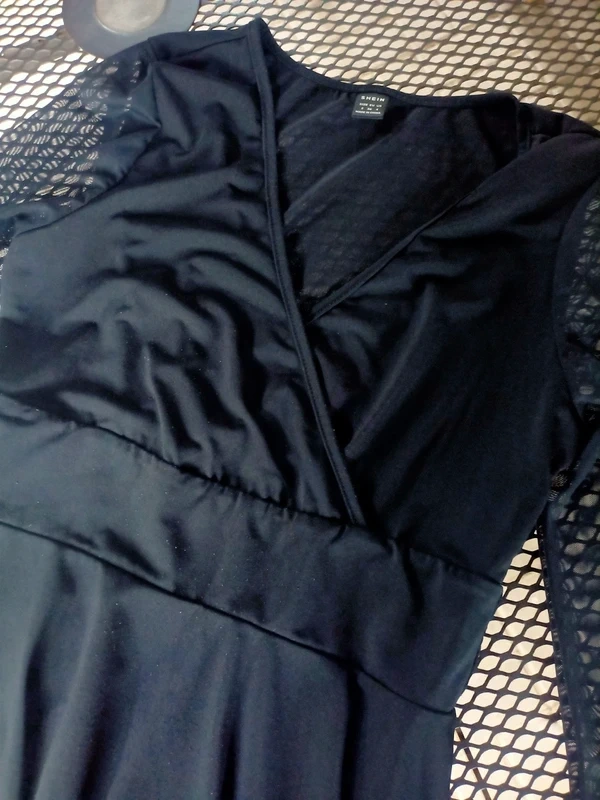 Moc pěkné, černé šaty vel. 34. zn. Shein. - 3