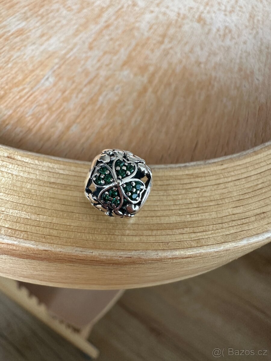 Korálek se čtyřlístky na Pandora náramek - 3