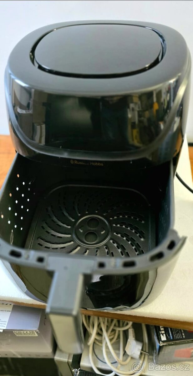 Horkovzdušná fritéza Russell Hobbs 27170 56 - 3