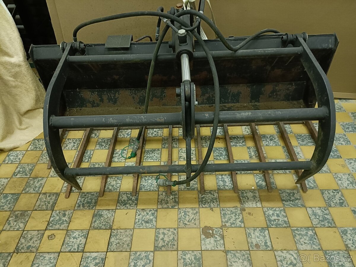 Vidle s přidržovačem UNC, LOCUST 750 - 853 - 3