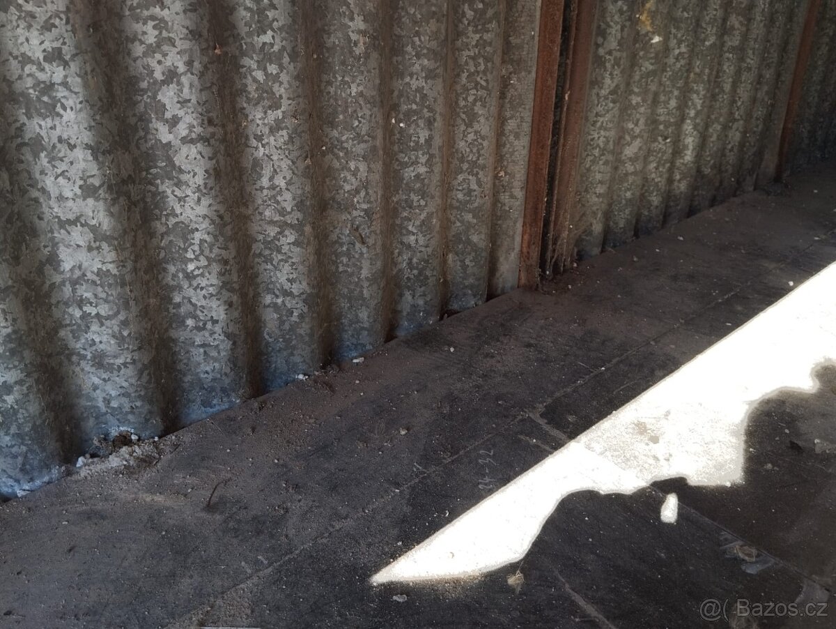 Prodám plechový sklad - 3