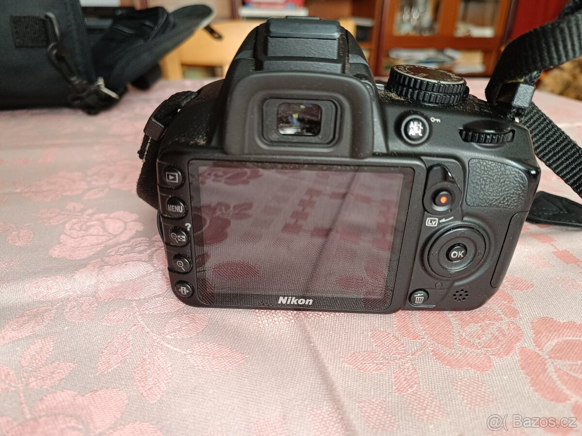 Prodám Nikon 3100+obj. 18-55 - 3