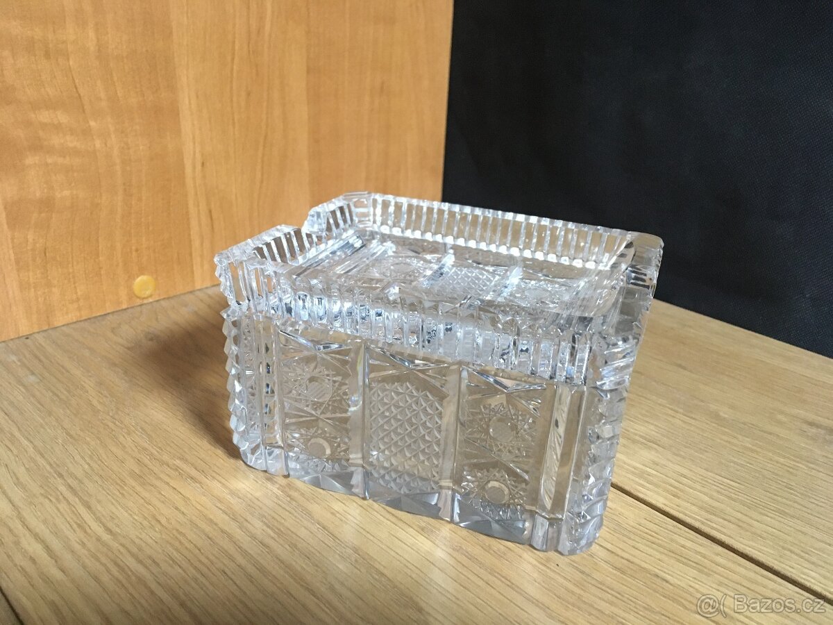 Broušená dóza s víčkem - 3