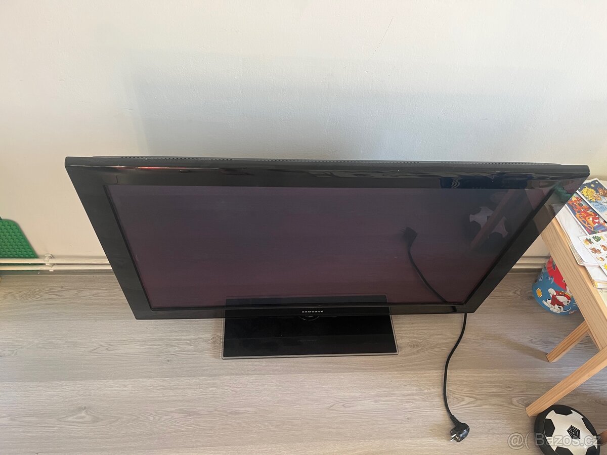 Velika tv Samsung - 3