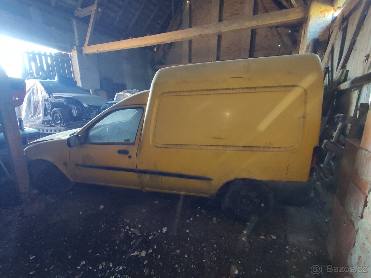 Ford Fiesta Courier - 3