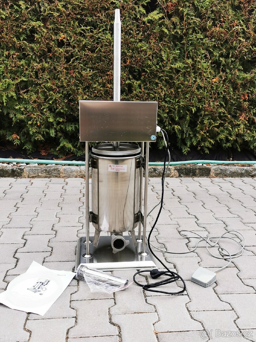 Elektro narážečka. Narážka. Plnička klobás 10l nová. - 3
