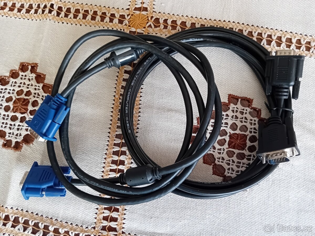 Různé kabely, DVI,VGA,audio,síťové,rozbočky audio - 3