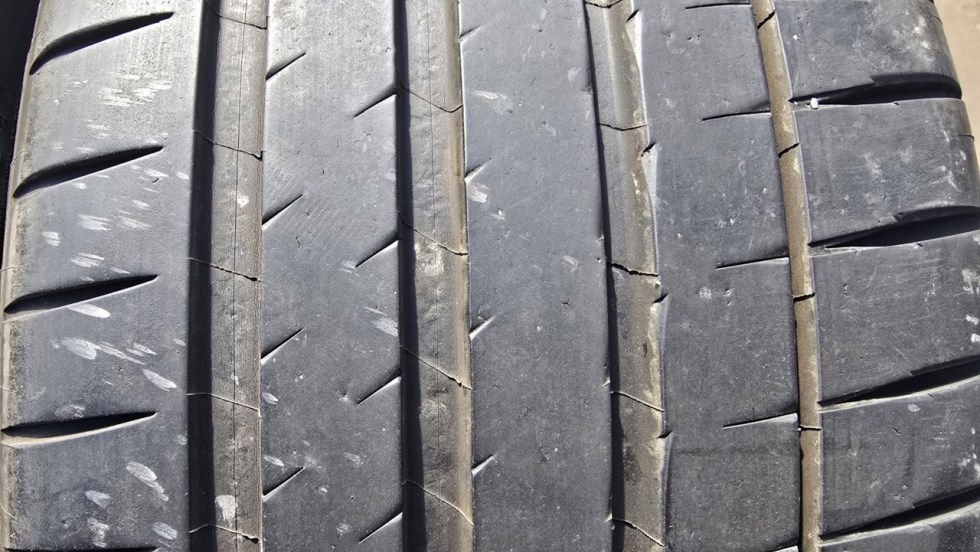 Letní pneu 245/35/19 Michelin - 3