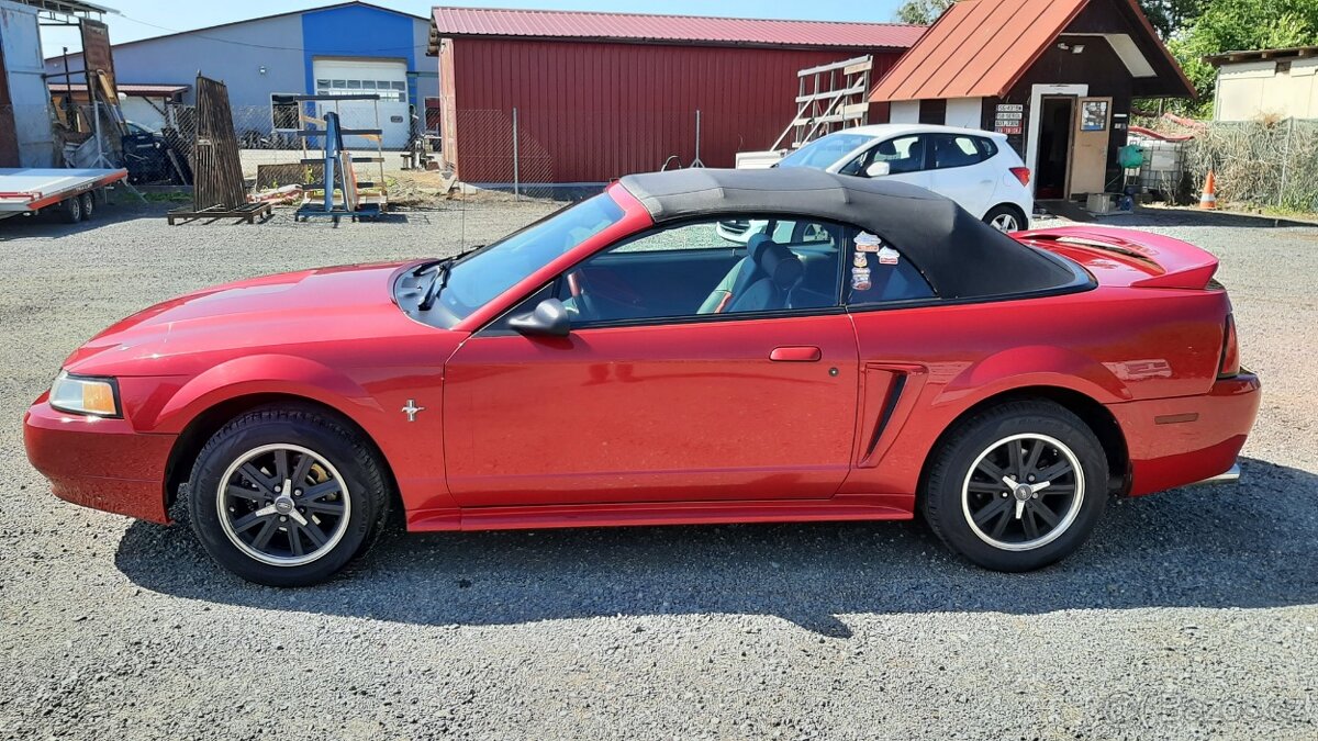 Ford Mustang 3.8 V6 Cabrio - 3