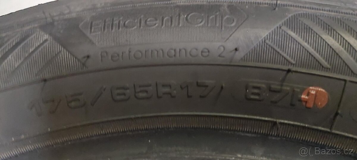 Prodám 175/65 R17 87 H Goodyear Efficientgrip Performance 2 - 3