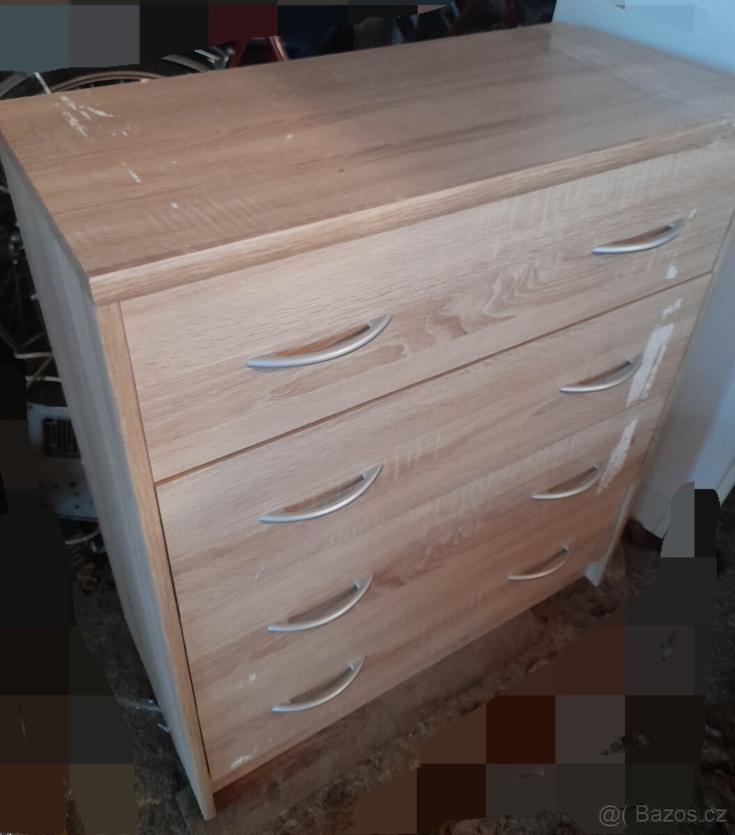 Komoda - 3