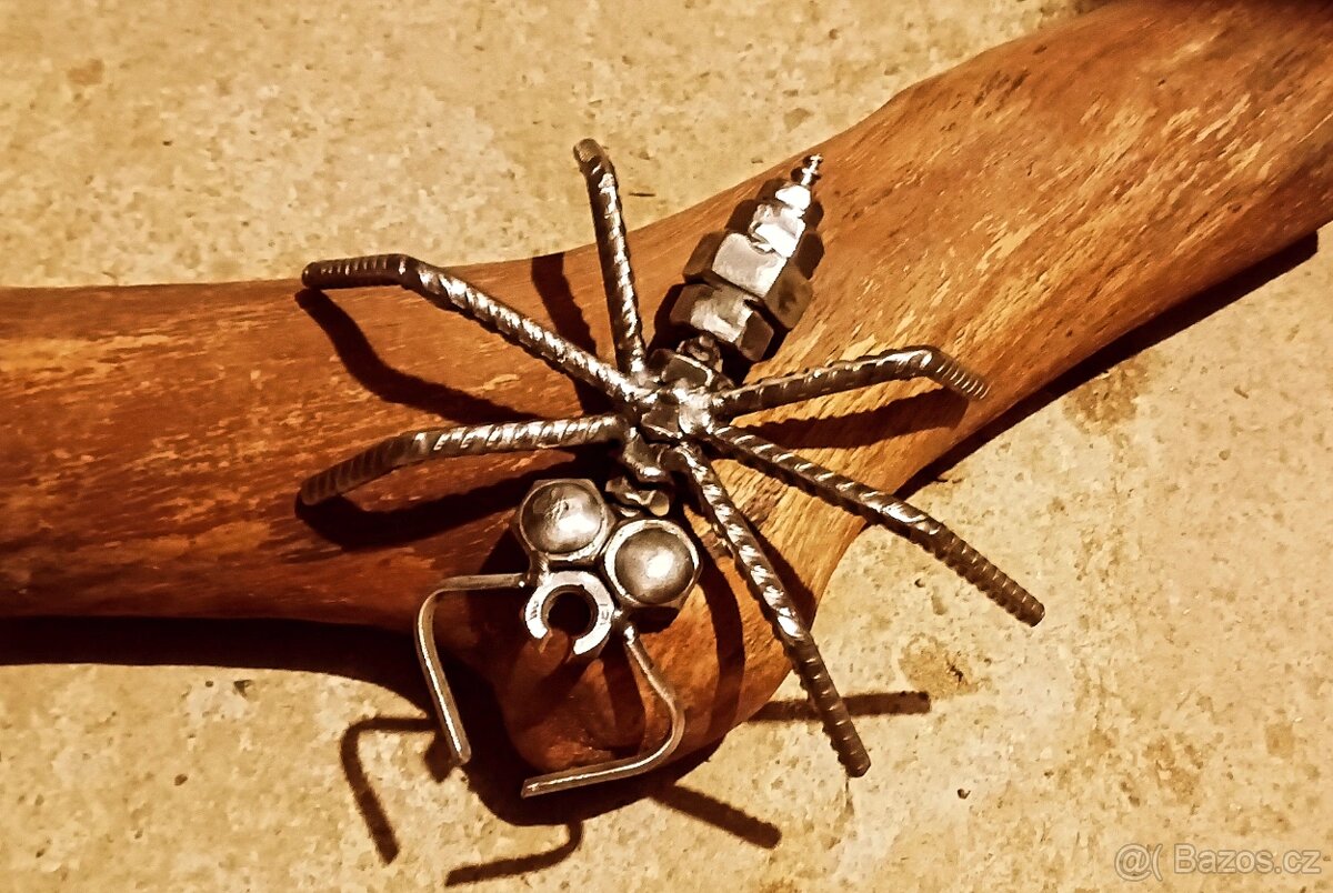 Kovové dekorace. - 3