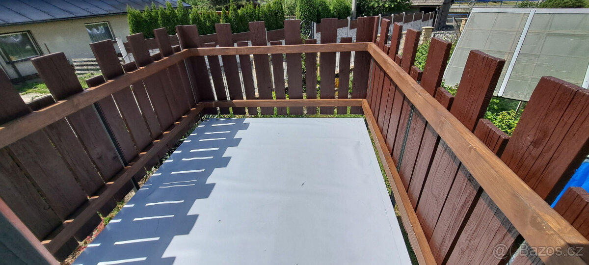 Hrad se skluzavkou - dětské hřiště - 3