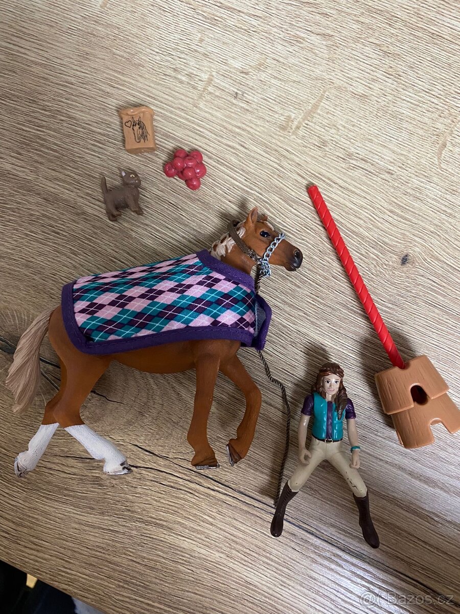 Schleich Hřebec s jezdkyní a doplňky - 3