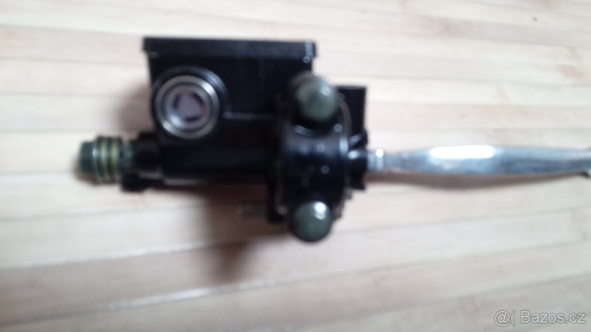 Předni brzdová pumpa. - 3
