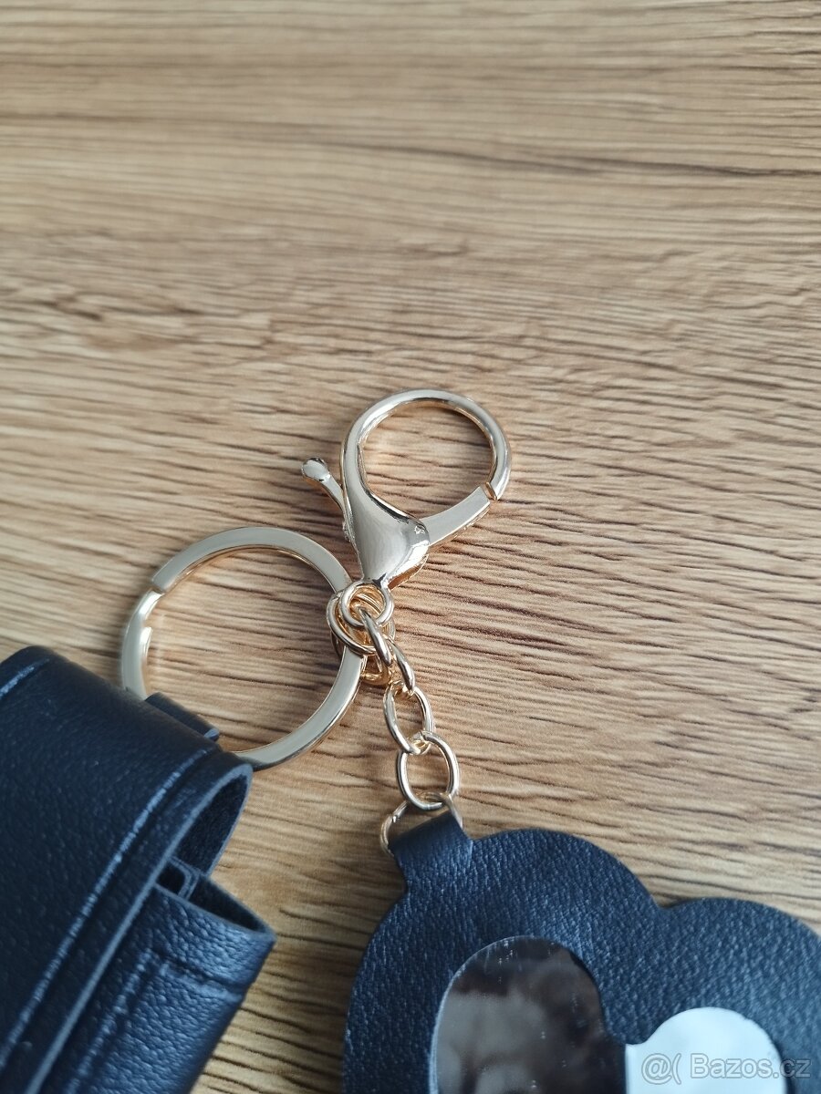 Černý obal na rtěnku - 3