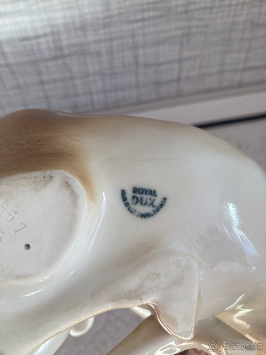 Porcelánová soška ležícího srnce - 3