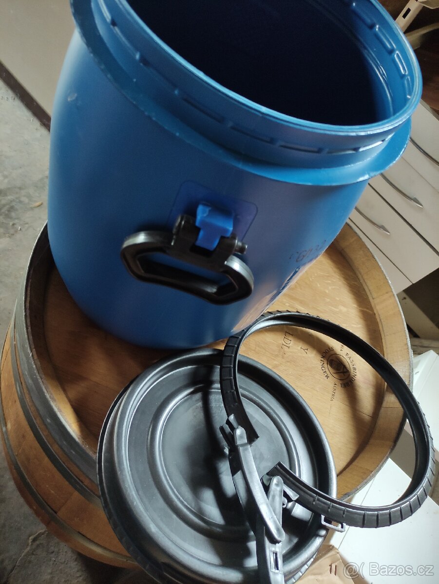 Plastový sud 20L - 3