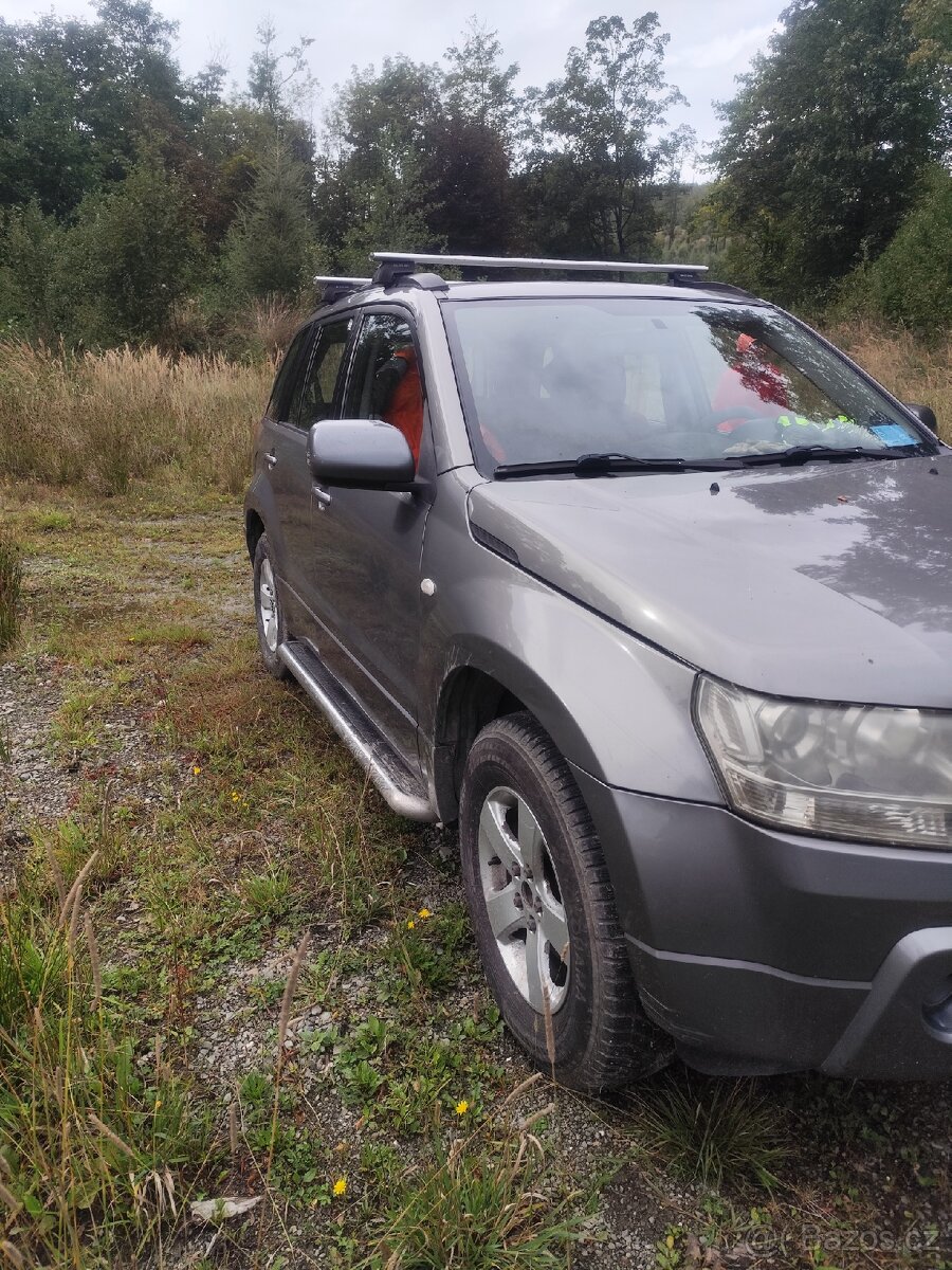 Suzuki grand Vitara 2l. Benzín 103kw 2006 - 3