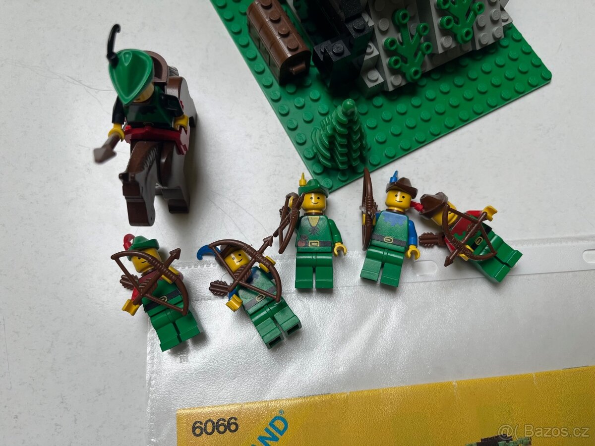 LEGO 6066 Camouflaged Outpost - 3