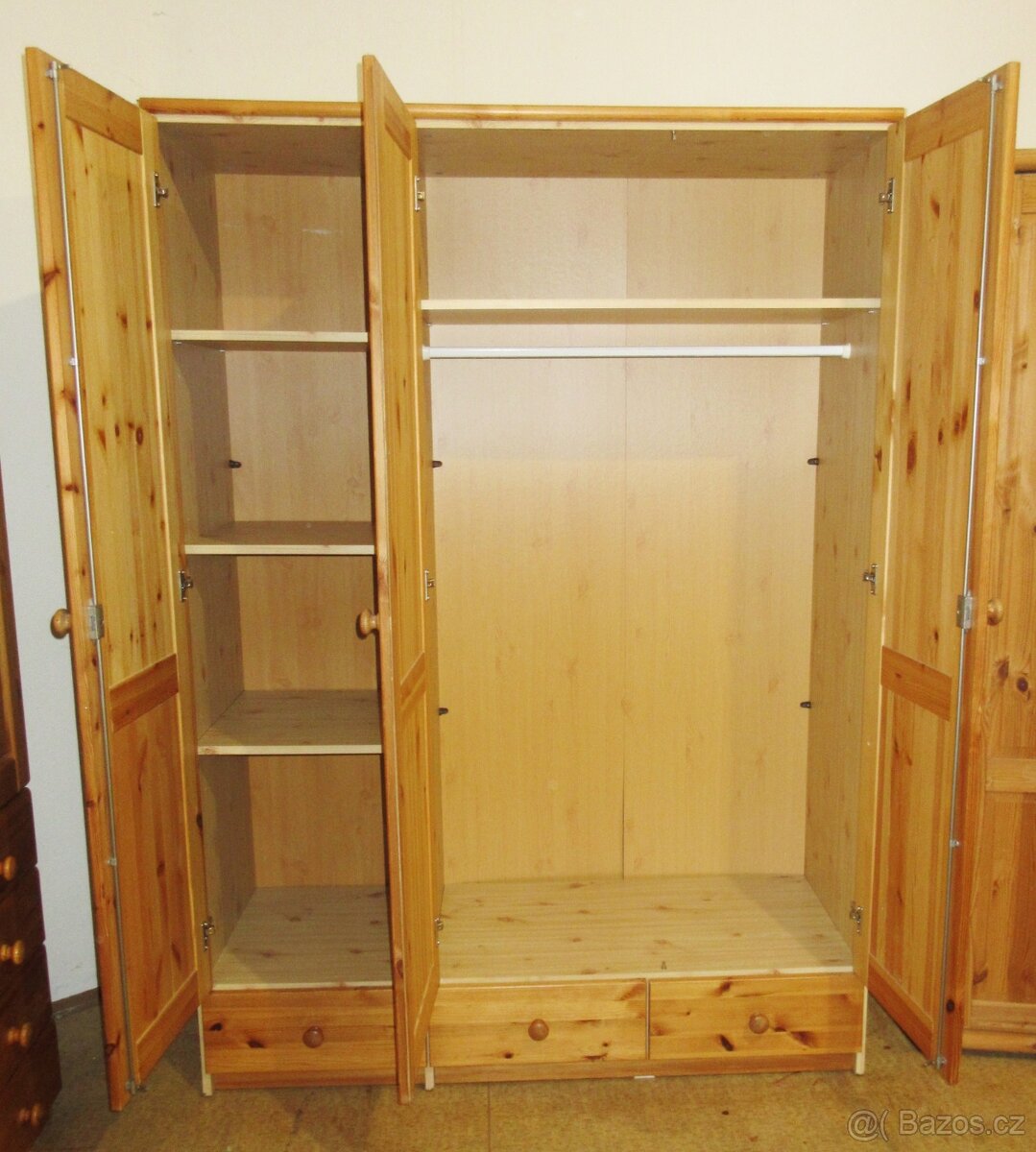 Borovicová šatní skříň se šuplíky - polomasiv - 3