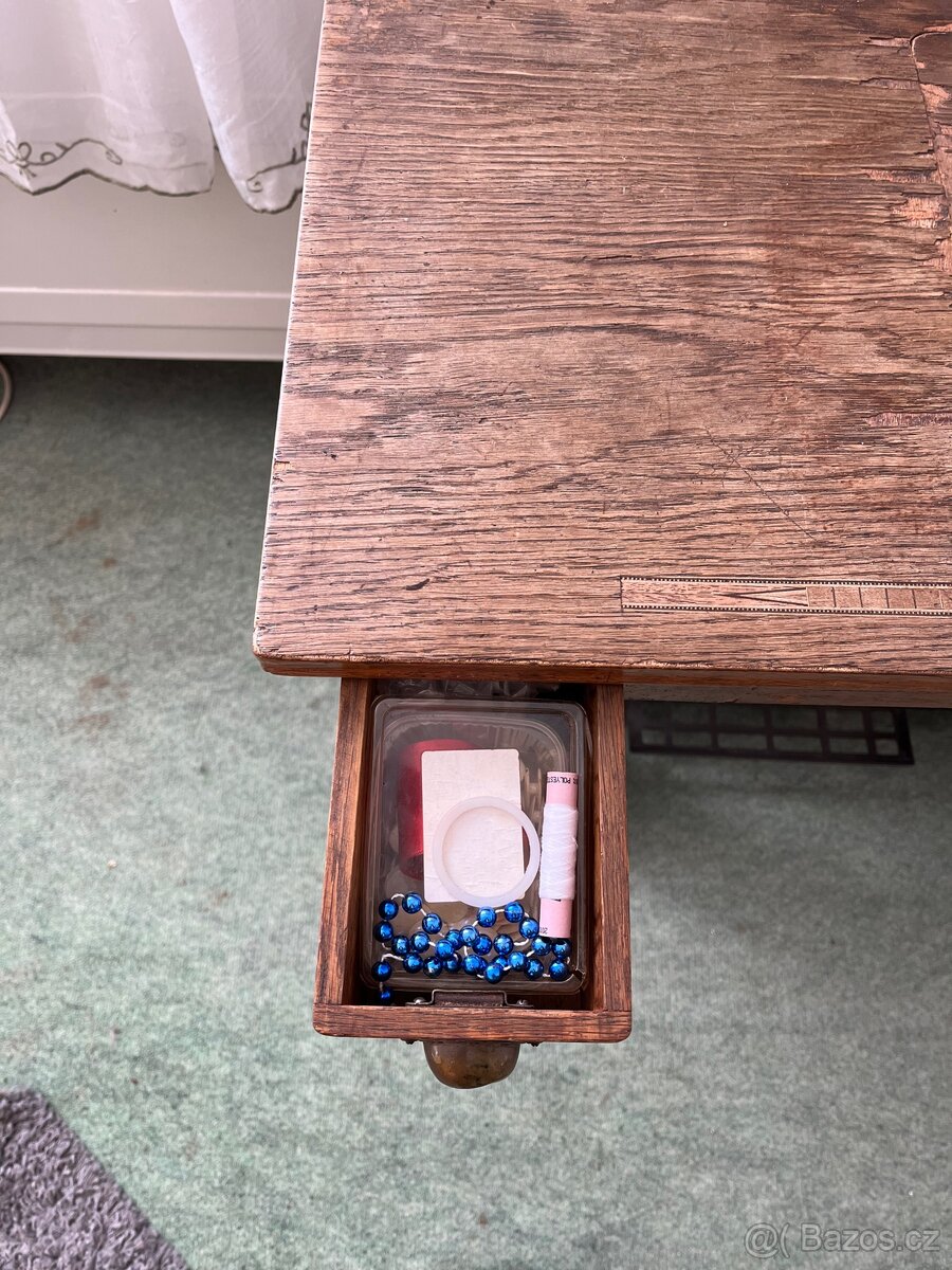 Šicí stroj LADA - 3