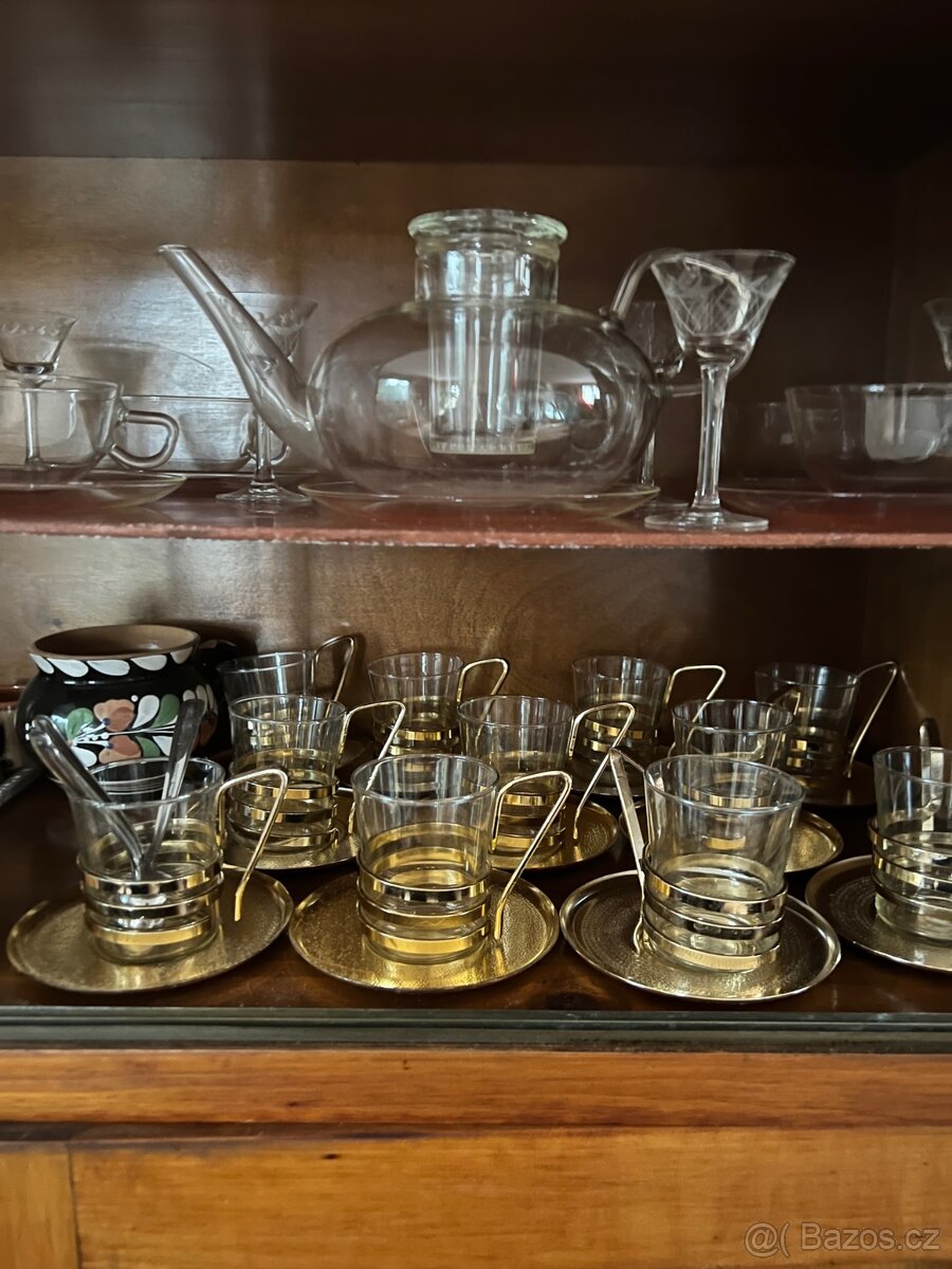 Servírovací porcelanové sady. Talíře, skleničky, mísy - 3