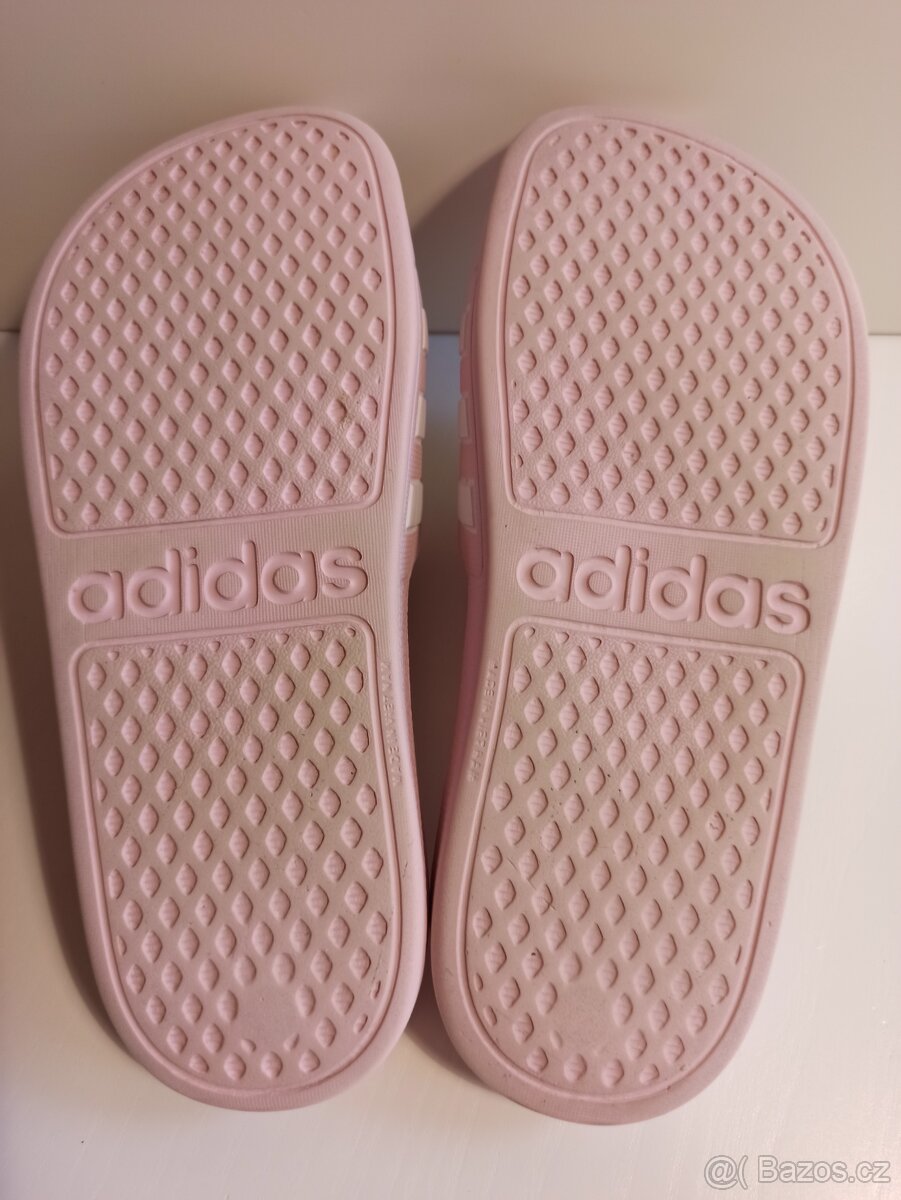 Pantofle Adidas 34 - 3