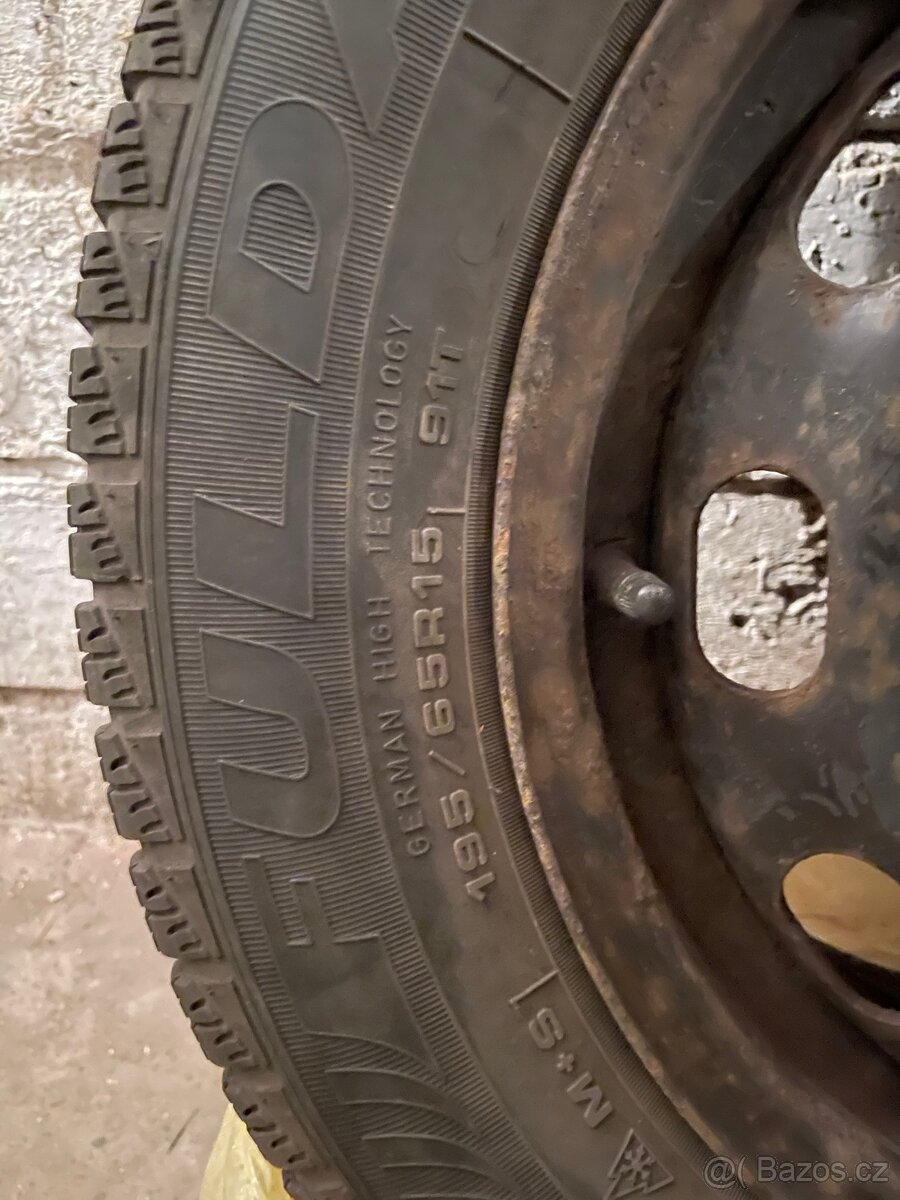 Zimní kola 4x 195/65 R15, plechy, jeté, použitelná (Golf 4) - 3