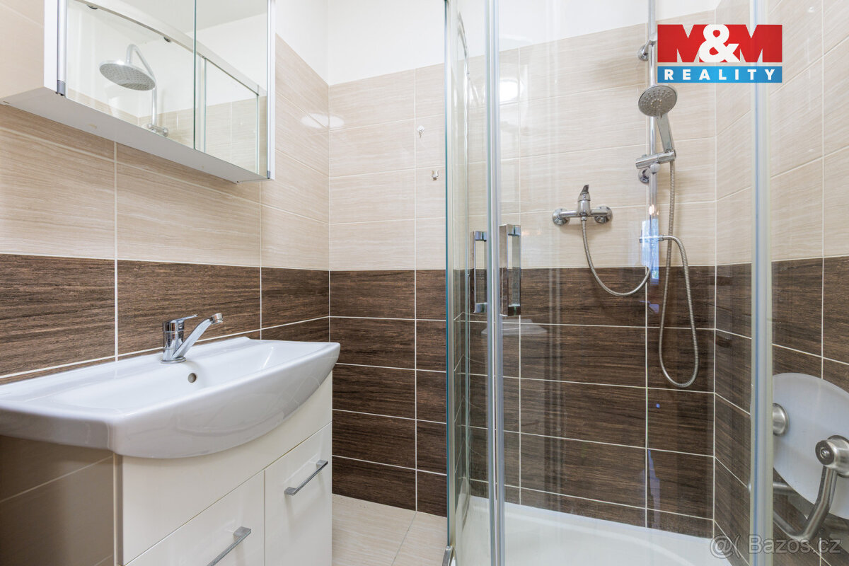 Prodej bytu 3+1, 69 m², Nová Role, ul. 1. máje - 3