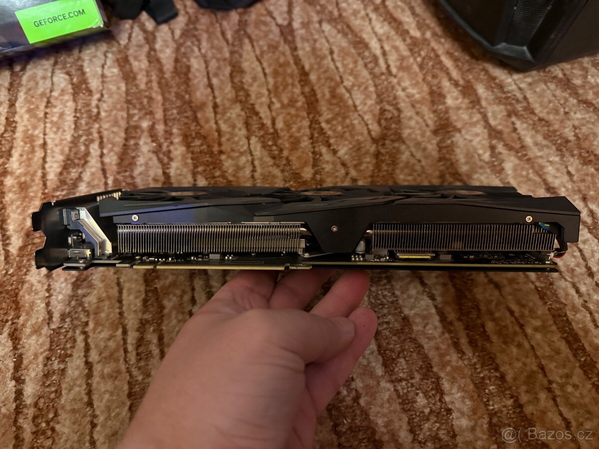 Asus ROG STRIX-GTX1060-O6G-GAMING - 3